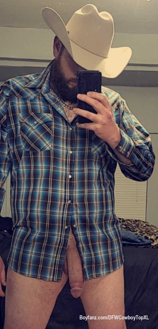 Good morning #BoyFanz can't wait to have some fun with y'all 😉 #Hairy #Cowboy #Hung #Dom #Switch #RoughSex #Edging #Choking #SpitPlay #Roleplay #KinkyAF #FilthyFun #NoLimits #PowerPlay #NoLimits