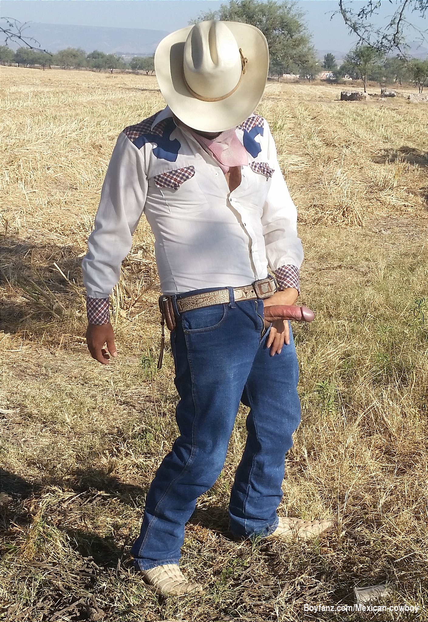 There's my first pic 🥵